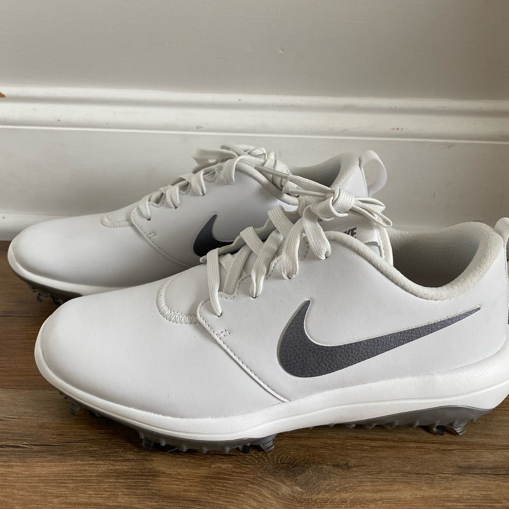 Nike rosche golf shoes white silver swoosh ladies size 8 1/2 NWOT